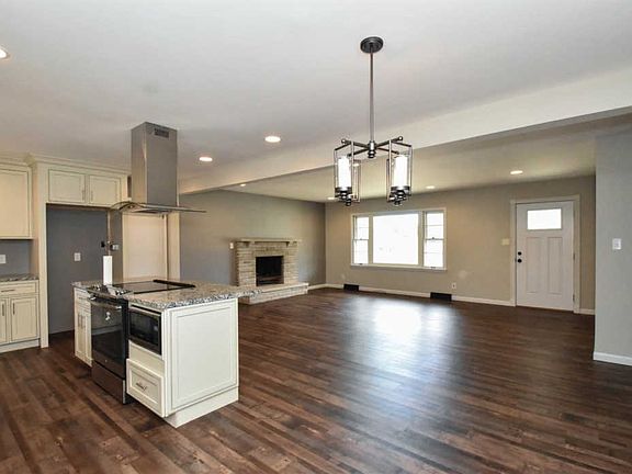 4th image of 601 W Roger Dr