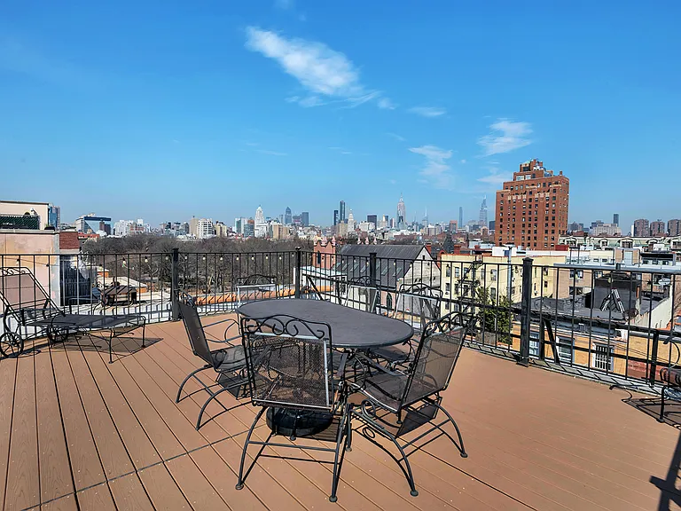 198 E 7th St #9 — Photo 8