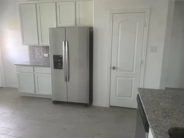 8111 Royal Palm Ct — Photo 6