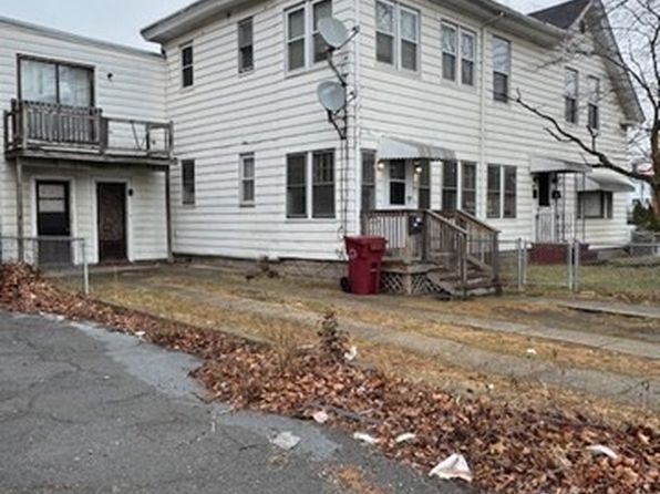 89 Mammoth Rd, Lowell, MA 01854