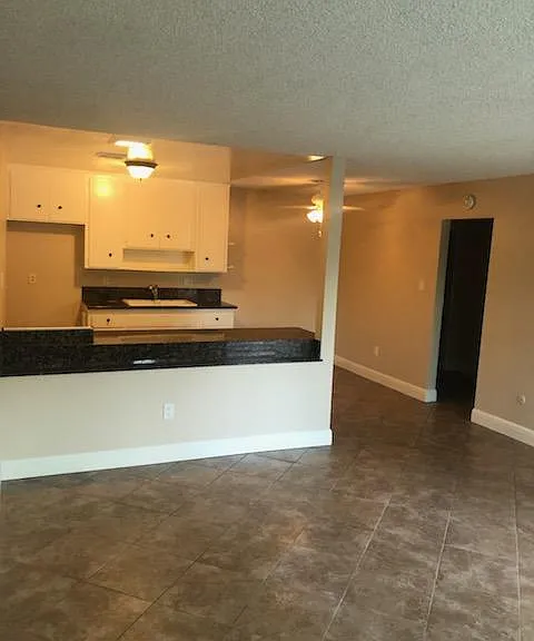 3204 Avenida Del Presidente #6 — Photo 6