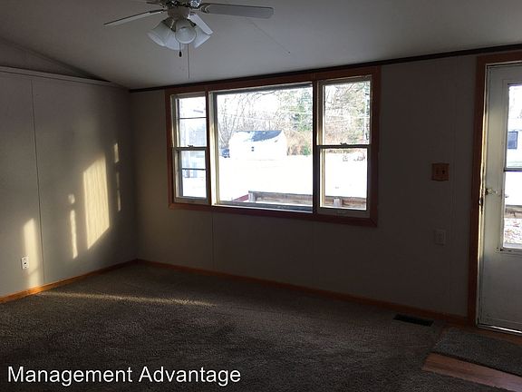 3rd image of 816 Somerset Dr