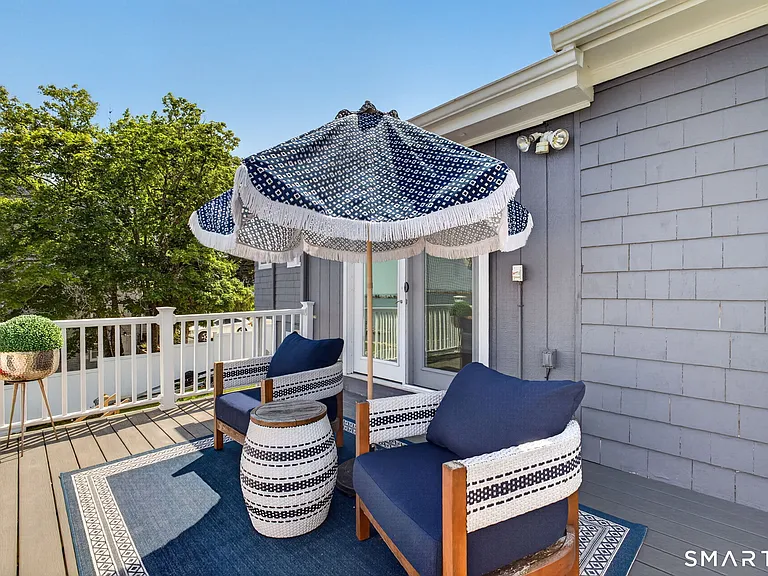 272 Elm St #UPSTAIRS — Photo 36