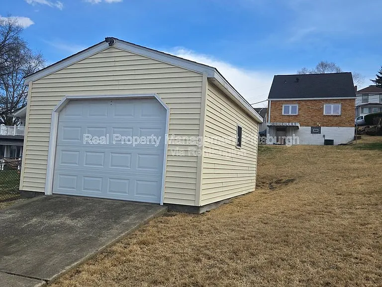4744 Lougean Ave — Photo 20