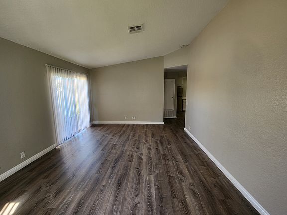 3rd image of 79481 Avenue 42 #D2