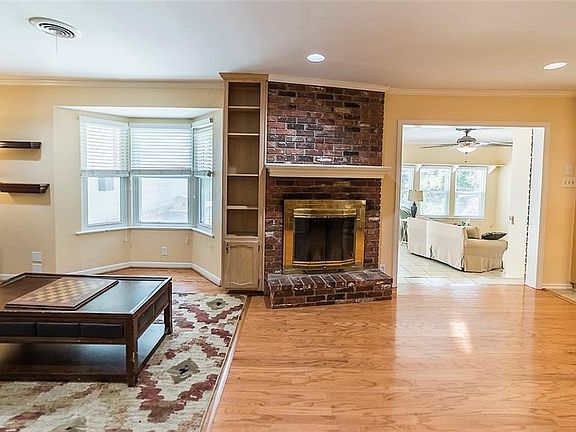 4th image of 1704 W Tucker Blvd