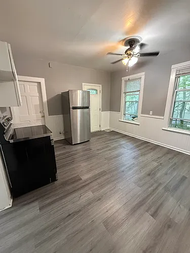 64 Vine St #1 Photo 1