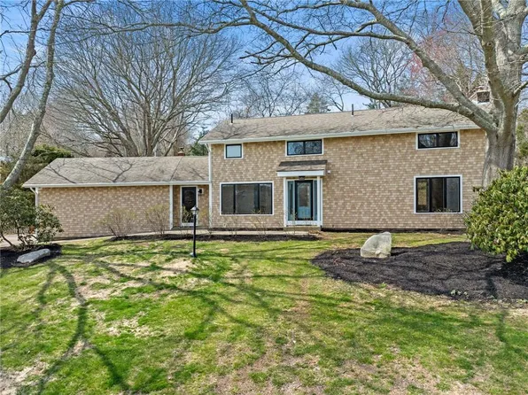 42 Kimberley Dr, South Kingstown, RI 02879