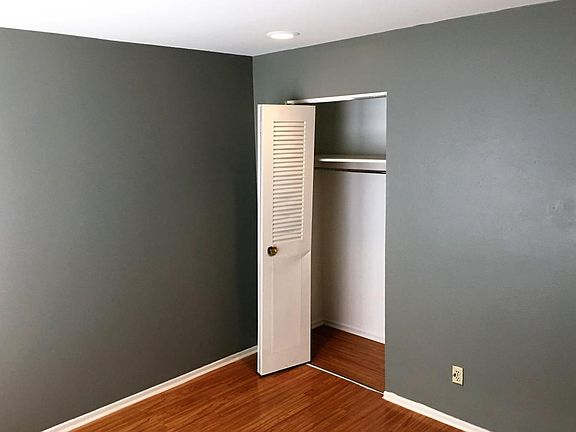 3rd image of 938 Wilmington Avenue # Fl 2nd