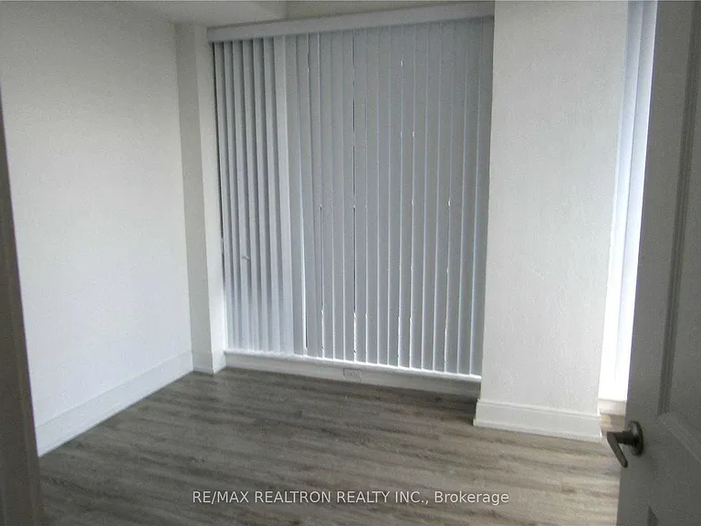 9608 Yonge St #1506 — Photo 9