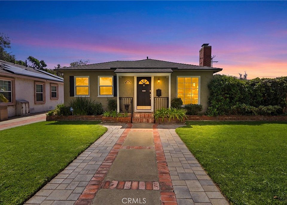 1st image of 808 W 33rd Way