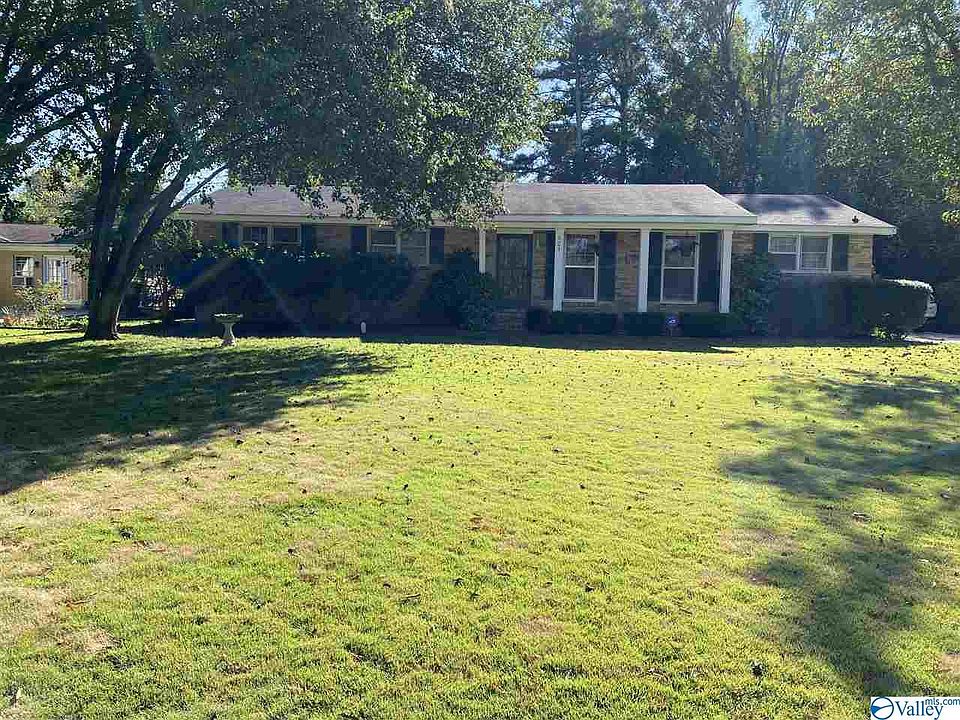 1st image of 521 Harolds Dr NW