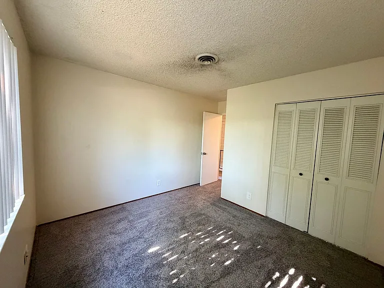 3260-3276 3306 Alexander Dr — Photo 11