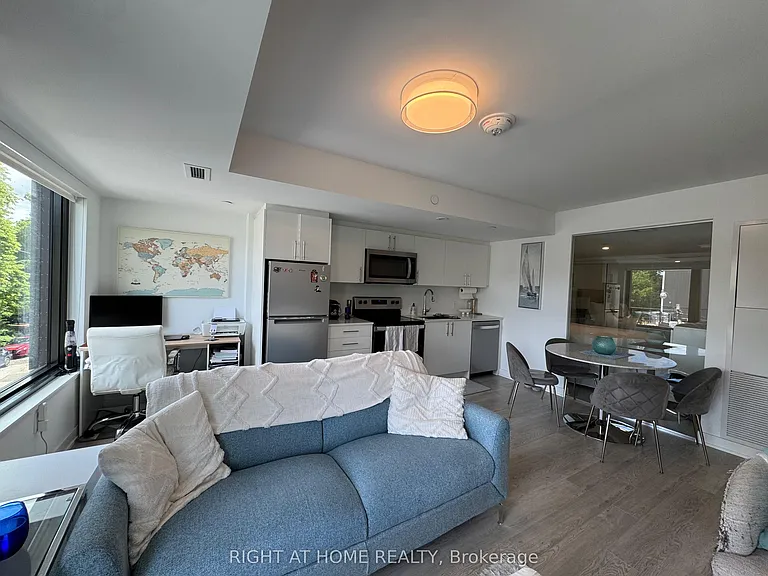 3 Strathgowan Ave #310 — Photo 5