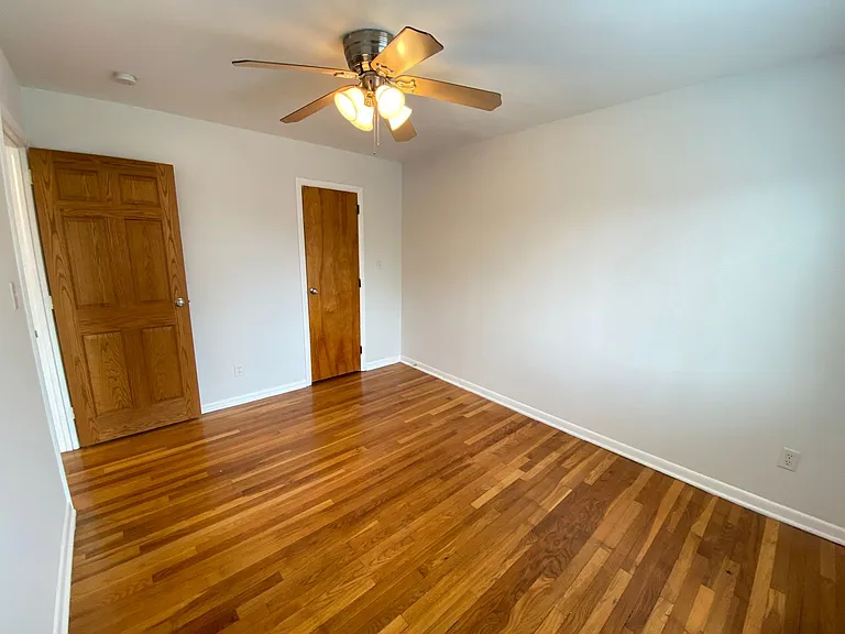 W 3rd Ave 85 NPR — Photo 15