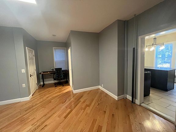 4th image of 127 Palisade Ave #1