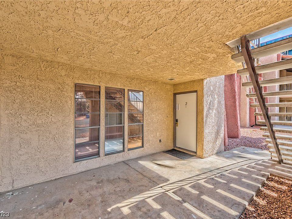 1st image of 781 Palo Verde Cir APT 2