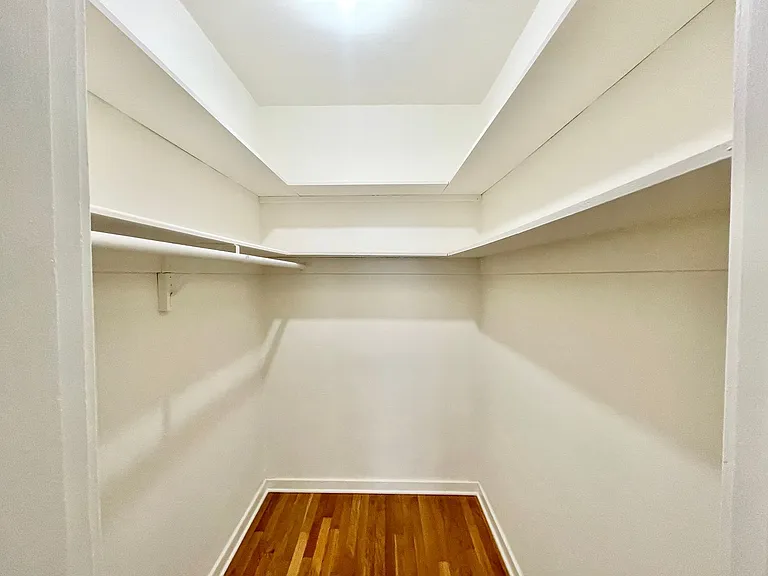 3255 Broderick St #4 — Photo 15