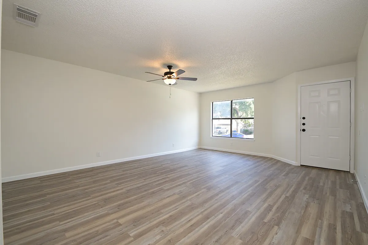 Building Photo - 4522 Sherwood Way