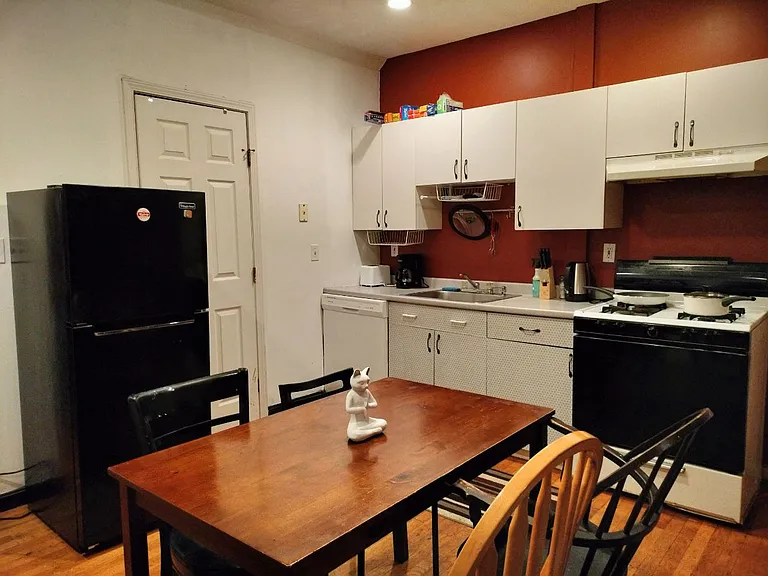 647 Cambridge St #4 — Photo 35