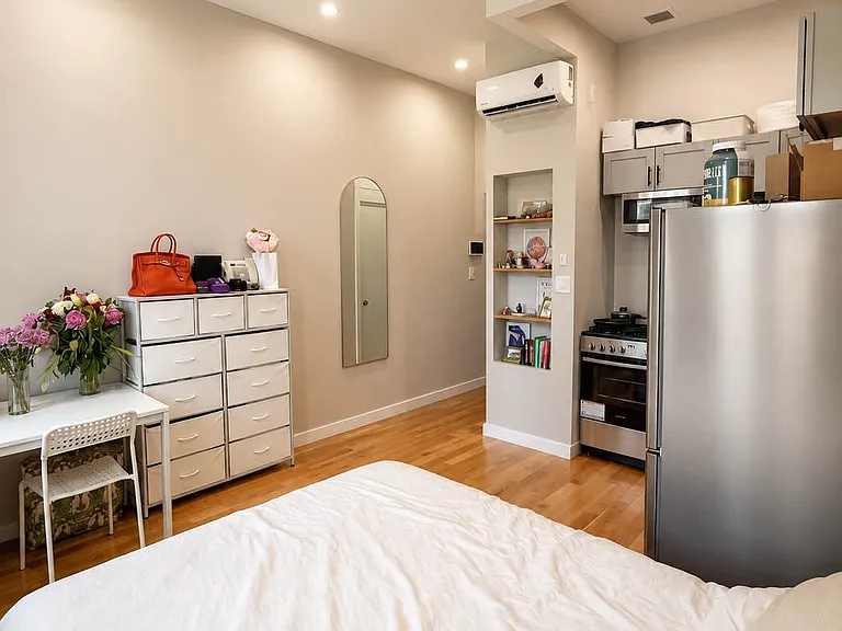 71 W 71st St #3R — Photo 3