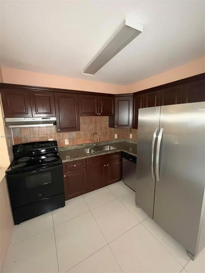 14215 NE 9th Avenue 14215, North Miami, FL 33161 — Photo 1