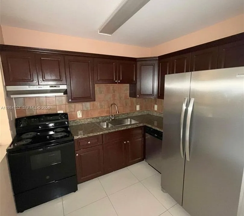 14215 NE 9th Ave #14215