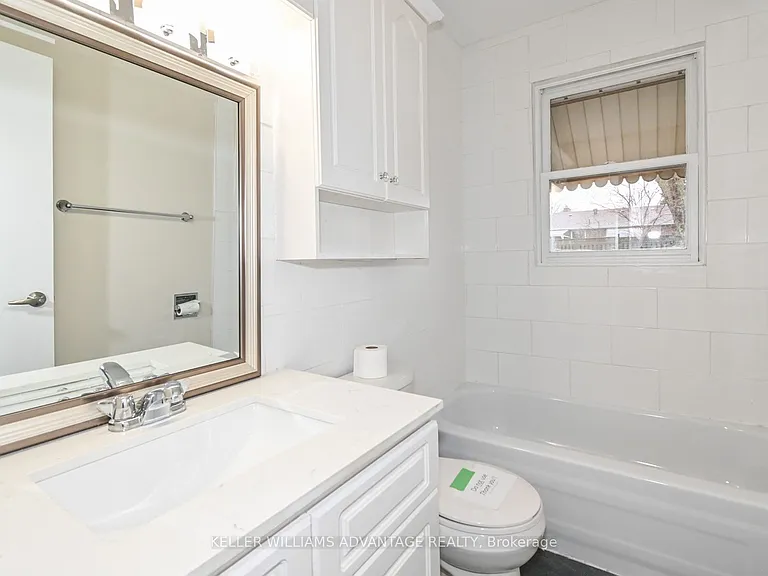 936 Somerville St — Photo 14