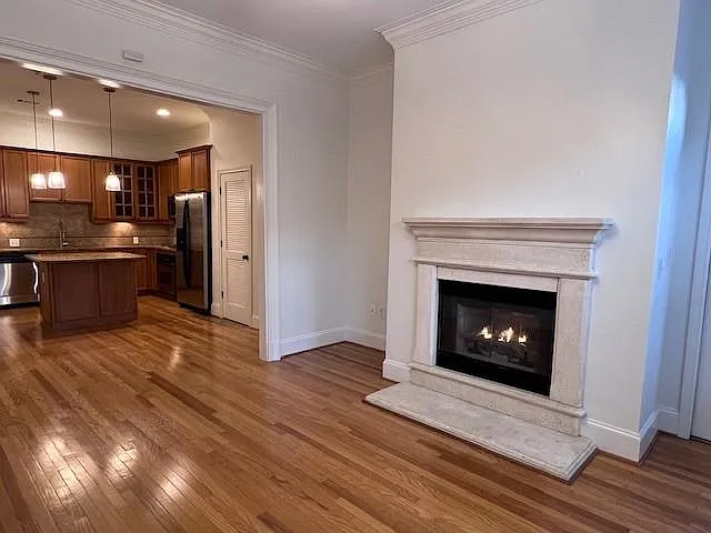 2 bed, 2.0 bath, $2,300 — Photo 2