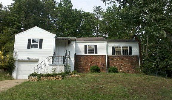 2nd image of 3711 Connelly Ln