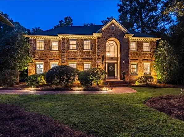 3103 Starmount Farms Dr, Greensboro, NC 27408