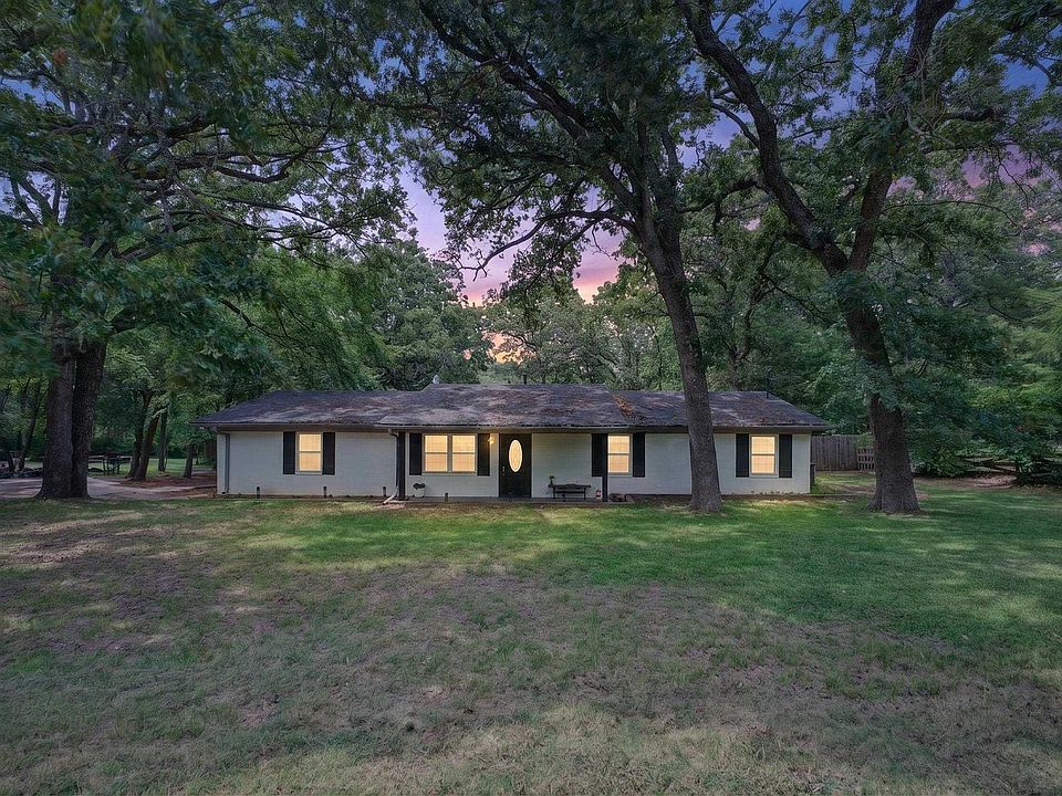 1st image of 1477 Woodland Dr
