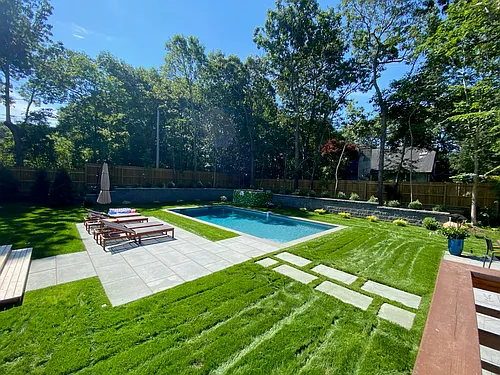 36 Crystal Dr Photo 1
