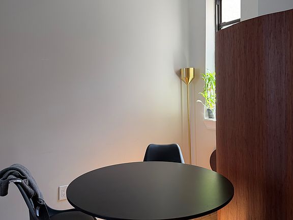 2nd image of 18 Saint Nicholas Pl #9G