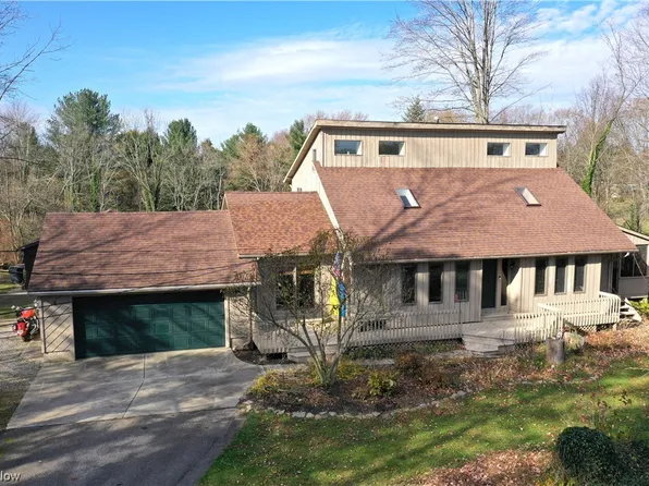 13014 Manor Dr, Chardon, OH 44024