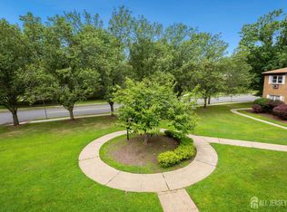55 Gill Ln APT 54, Iselin, NJ