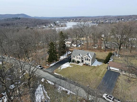 2nd image of 195 Sycamore Dr