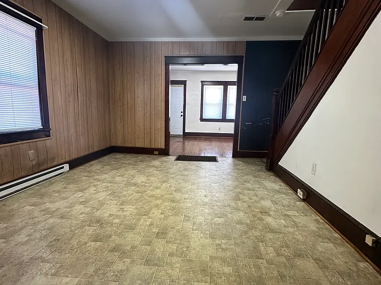 7 S Burhans Blvd — Photo 8