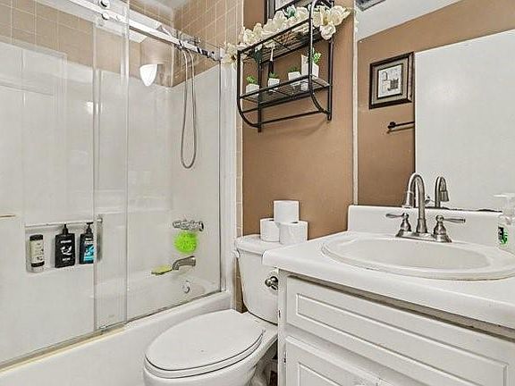 4th image of 8780 Ansley Way