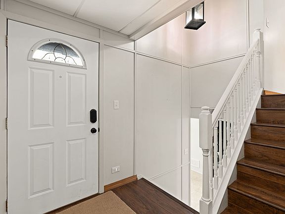 3rd image of 514 Walnut Ct