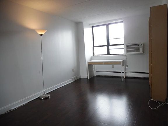 5th image of 301 W 110th St Frnt 6