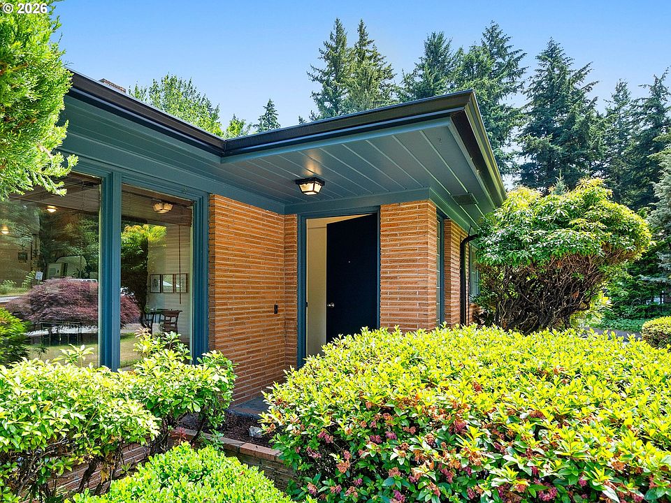 1st image of 850 NE 148th Ave
