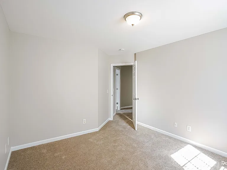 1316 Georgetown Dr — Photo 11
