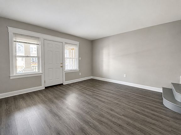 4th image of 5840 Beaumont Ave