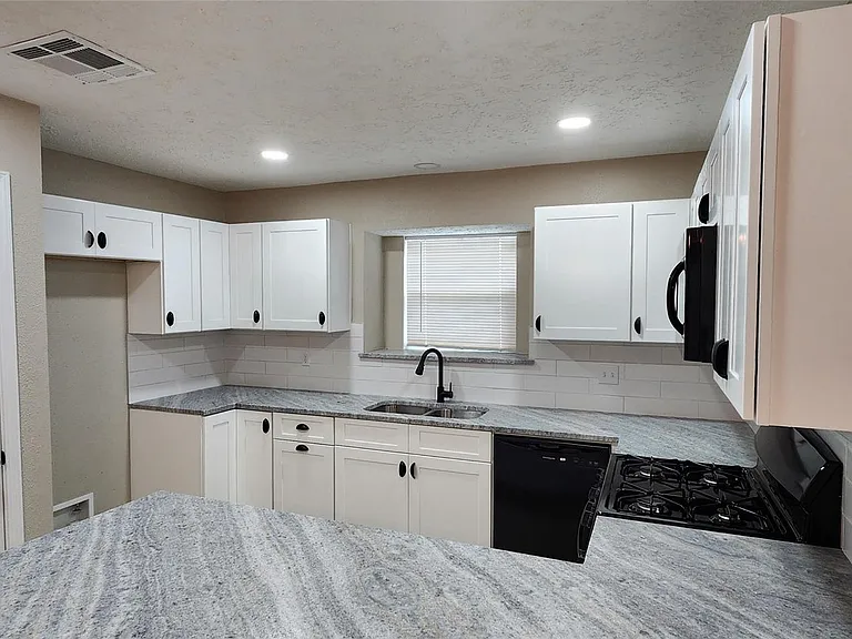 128 Lasso St — Photo 14
