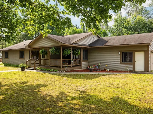 535 3rd St, Kalkaska, MI 49646