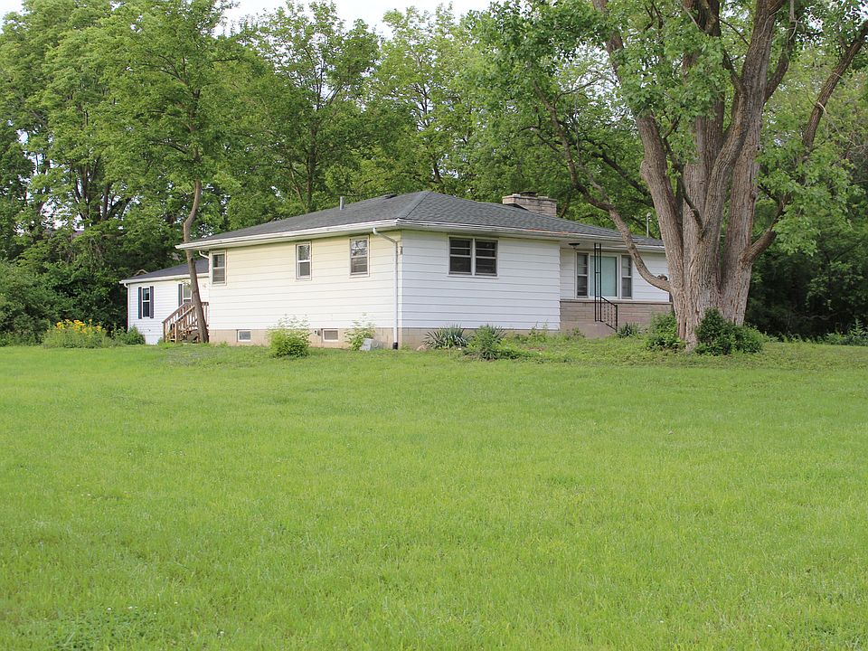2nd image of 2549 Golf Rd