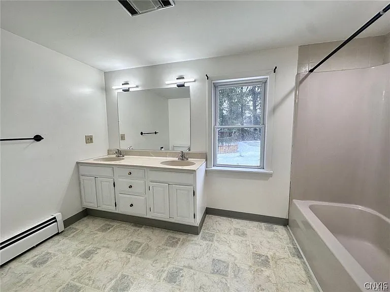 4048A West Rd — Photo 15