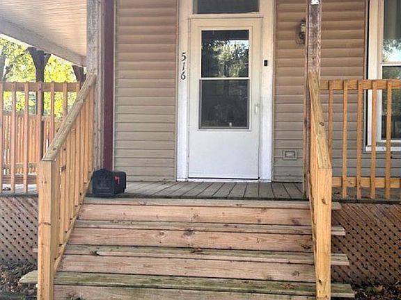 3rd image of 516 2nd Ave E