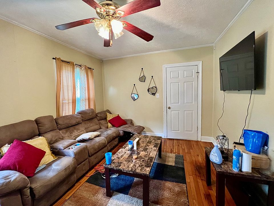 2nd image of 2201 Willow St